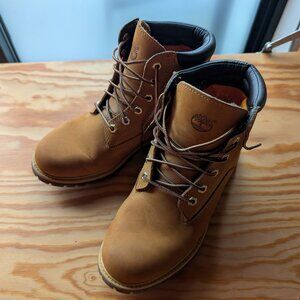 Timberland Women's Waterville 6-Inch Boots (8168R) Size 9.5 Wheat 6" Hiking Boot
